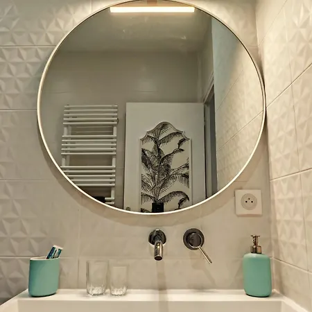 2 - Entrée Privée - Gare&palais De Congés à 5 Min - Self Check-in